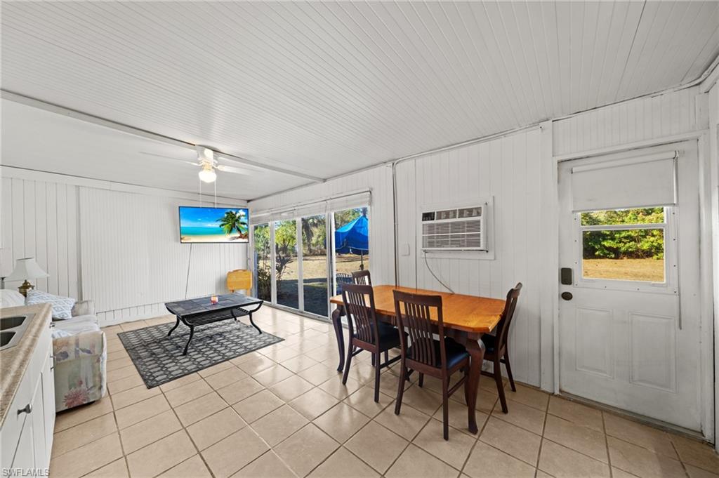 SUNCOAST ESTATE - Residential