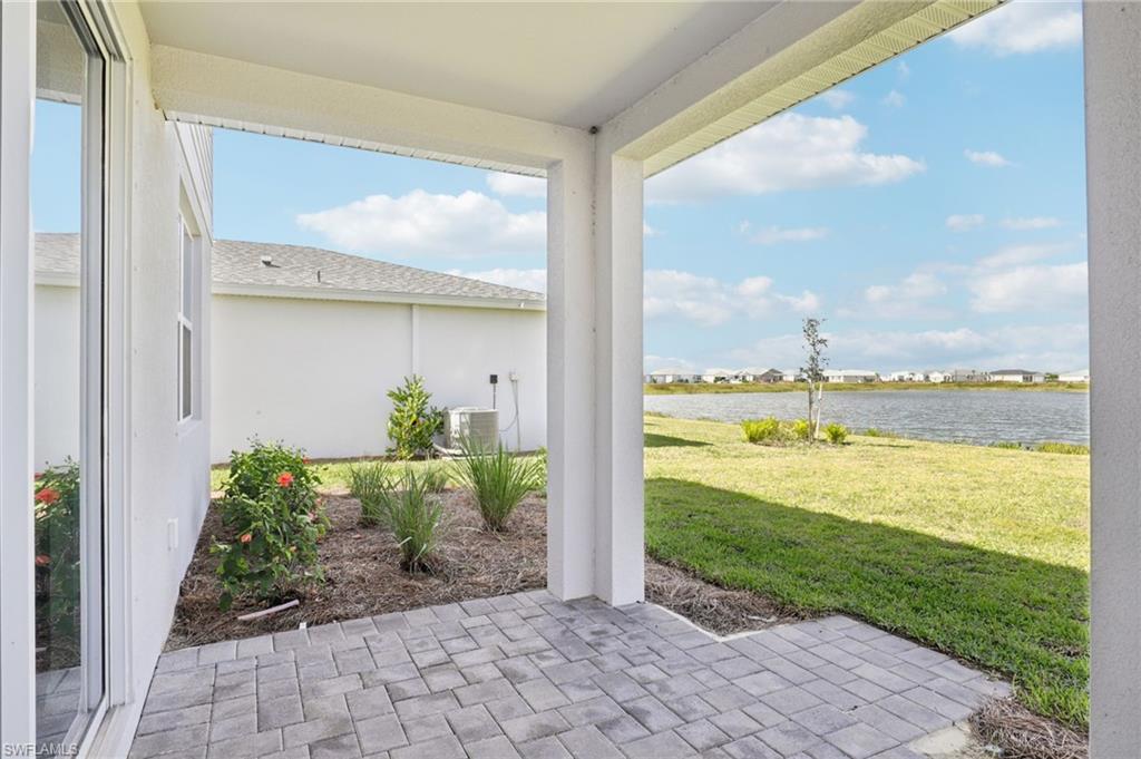 CRESCENT LAKES - Residential