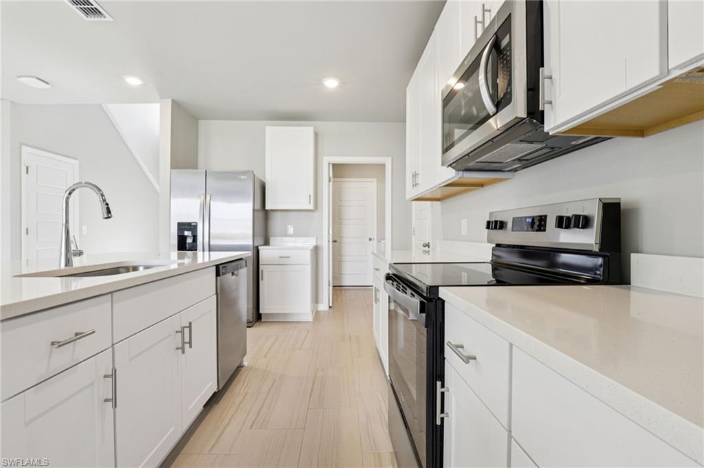 CRESCENT LAKES - Residential