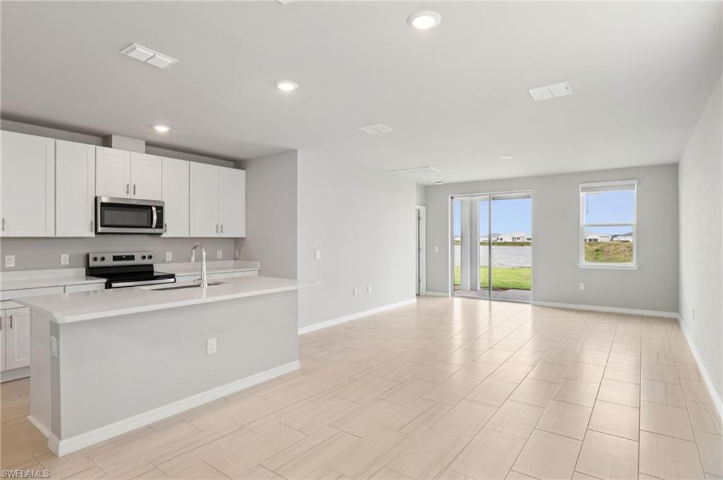 CRESCENT LAKES - Residential