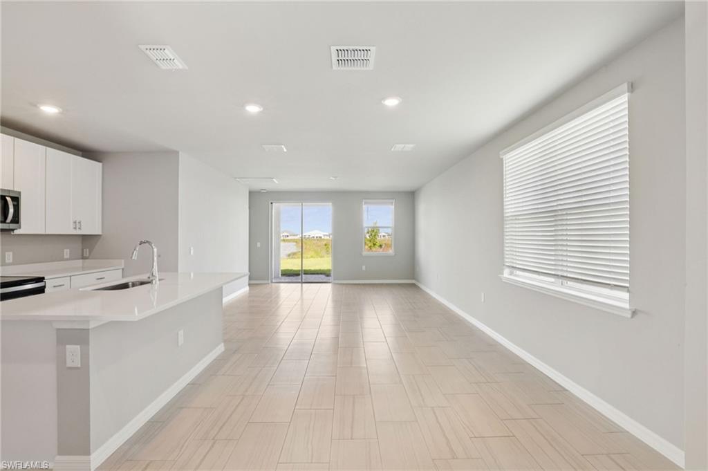 CRESCENT LAKES - Residential