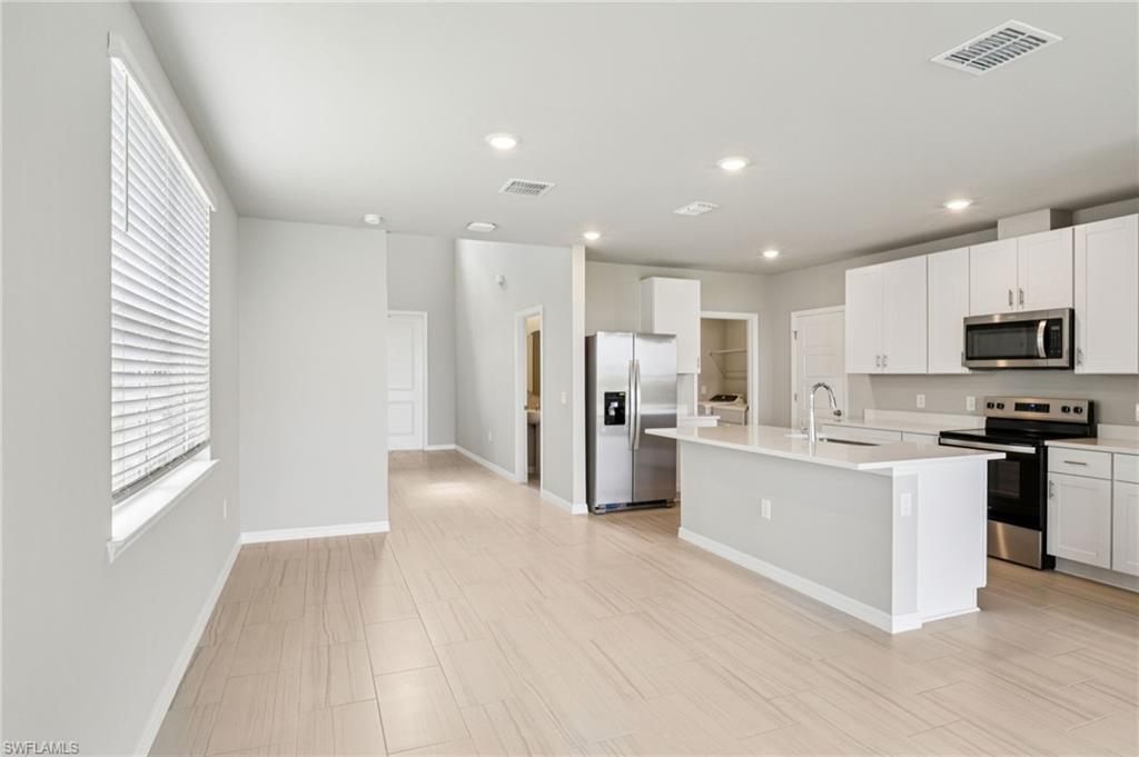 CRESCENT LAKES - Residential