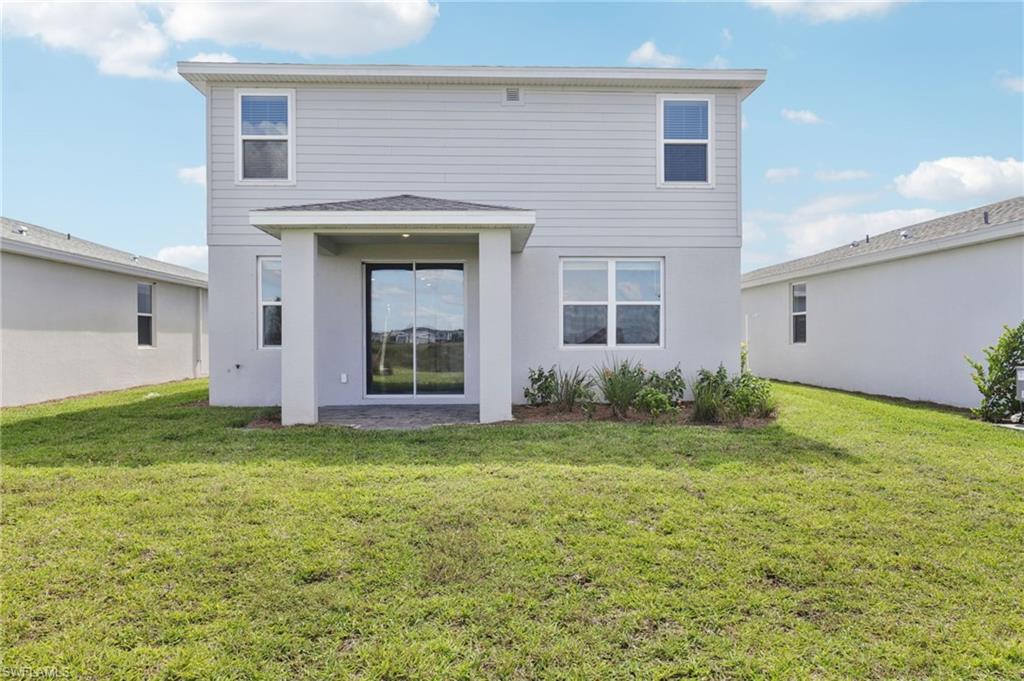 CRESCENT LAKES - Residential