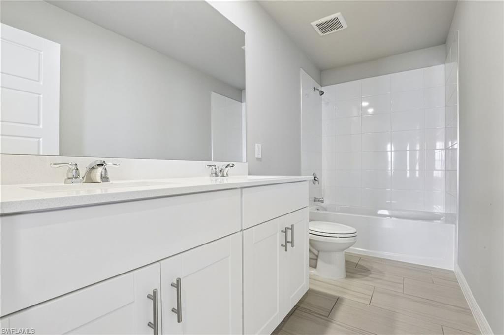 CRESCENT LAKES - Residential