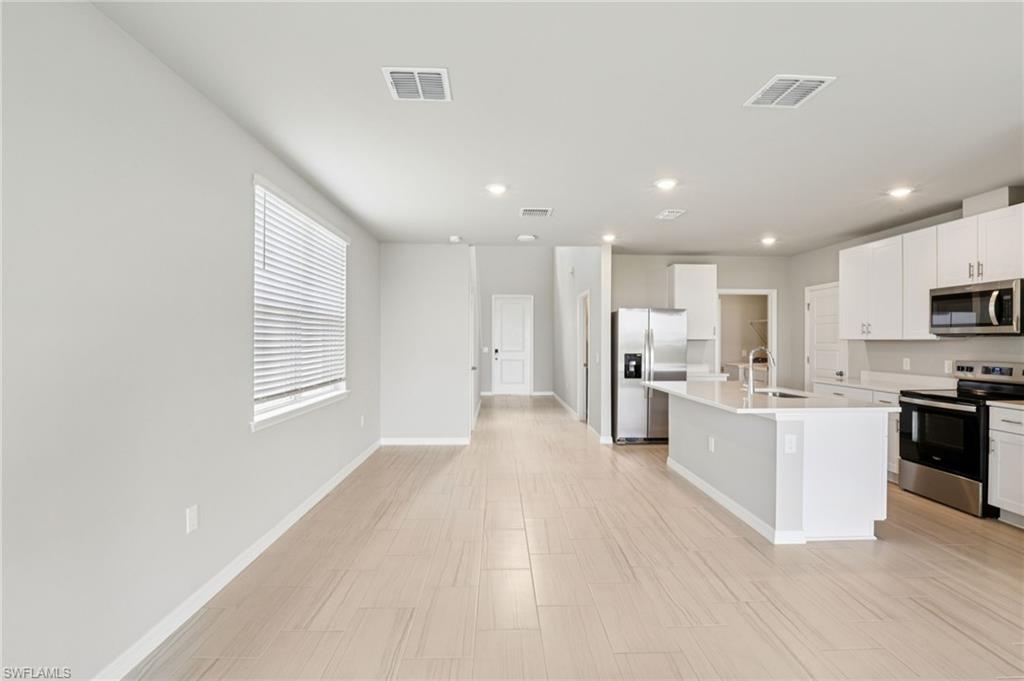 CRESCENT LAKES - Residential