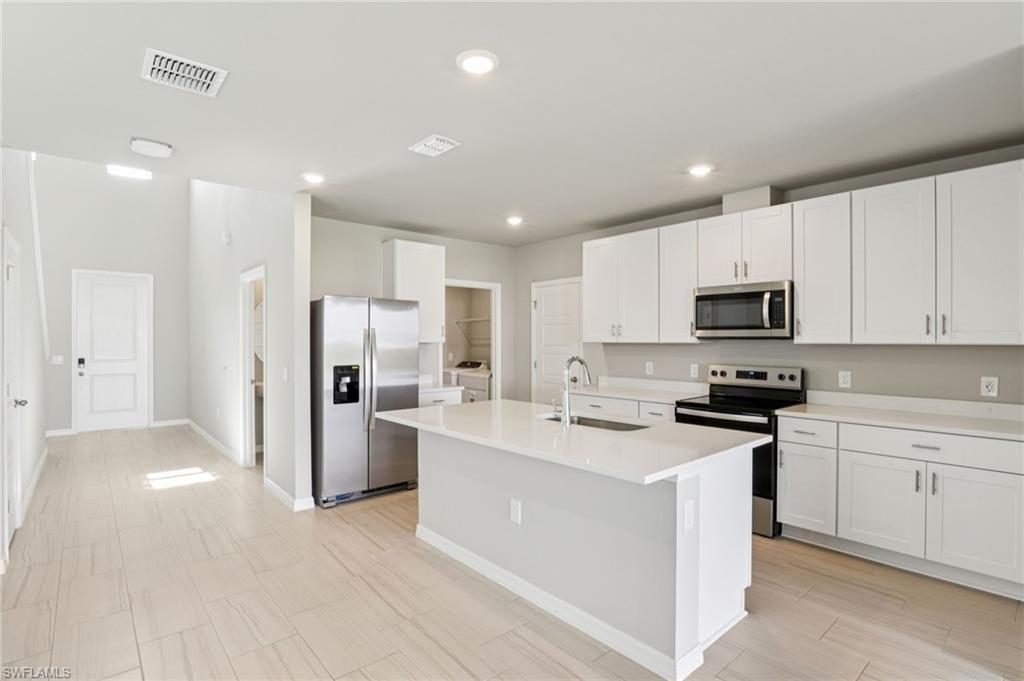 CRESCENT LAKES - Residential