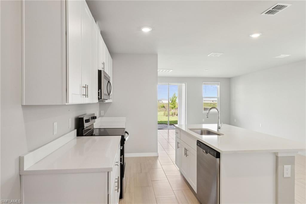 CRESCENT LAKES - Residential