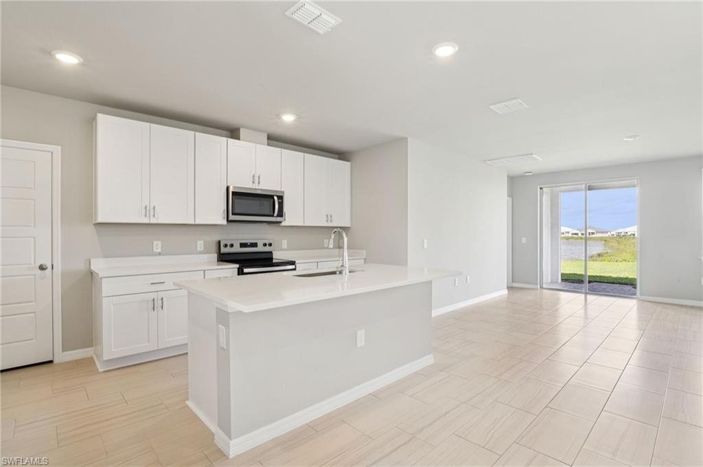 CRESCENT LAKES - Residential