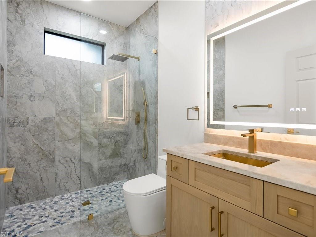 WILSHIRE LAKES - Residential