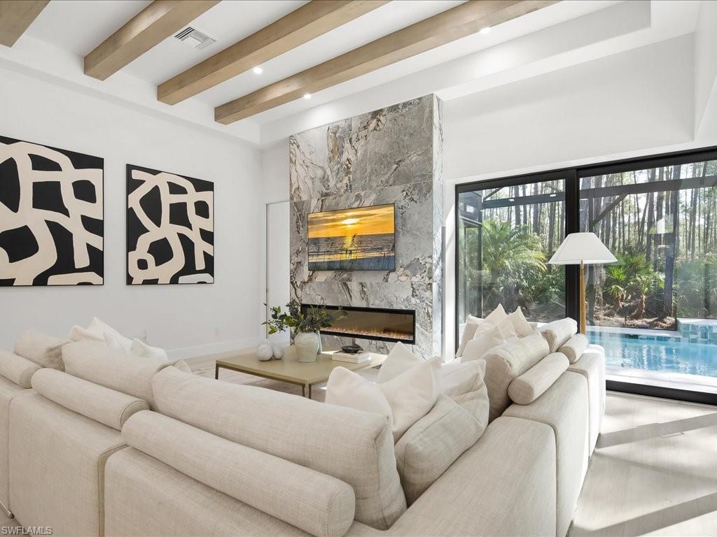 WILSHIRE LAKES - Residential