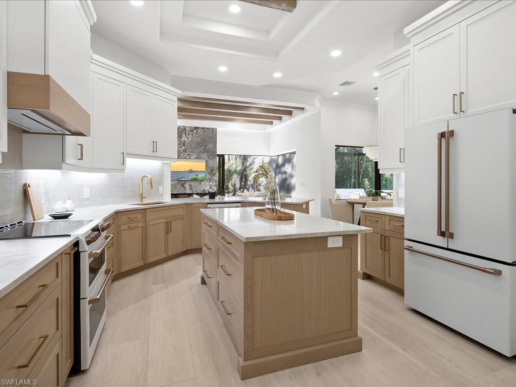 WILSHIRE LAKES - Residential