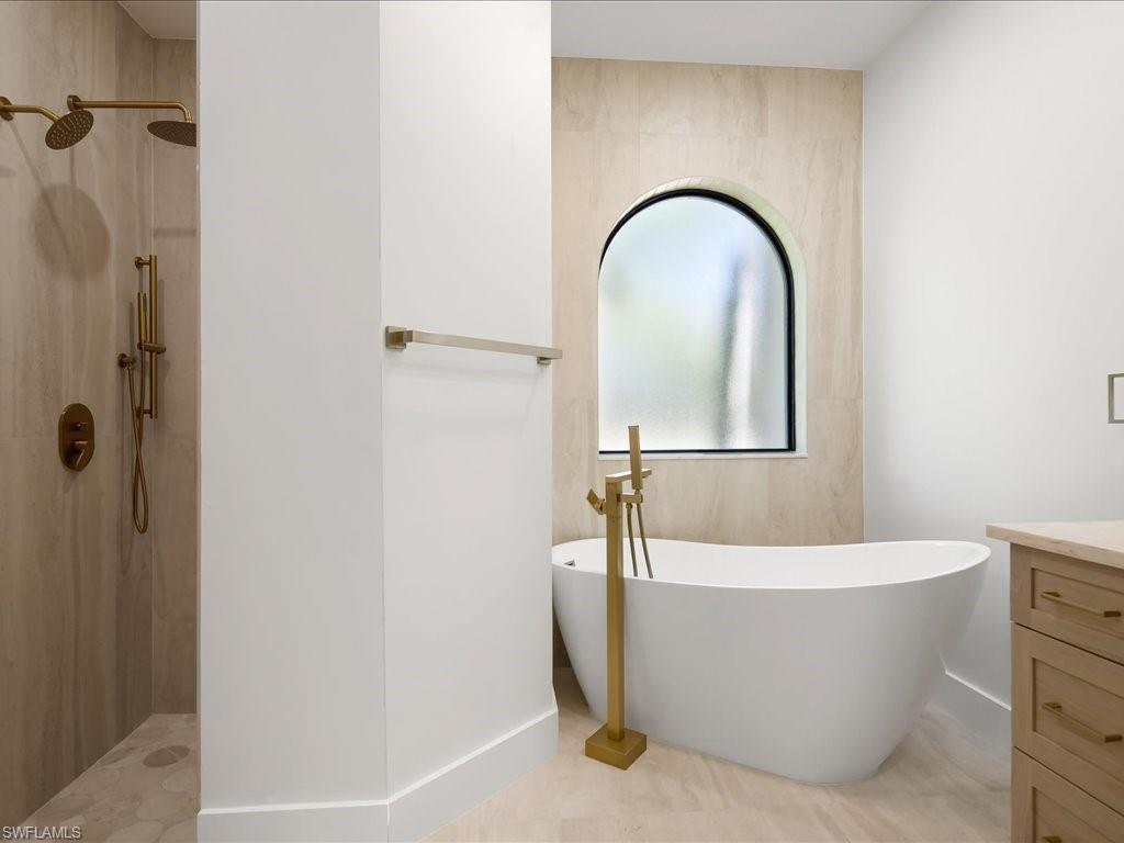 WILSHIRE LAKES - Residential