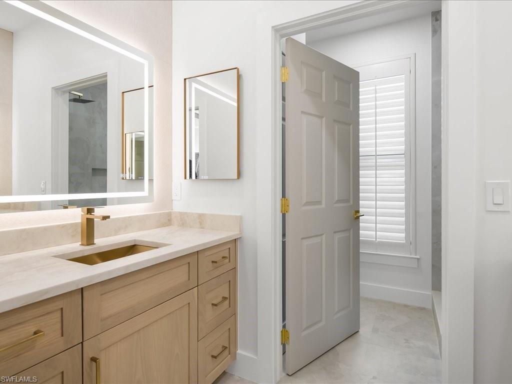 WILSHIRE LAKES - Residential