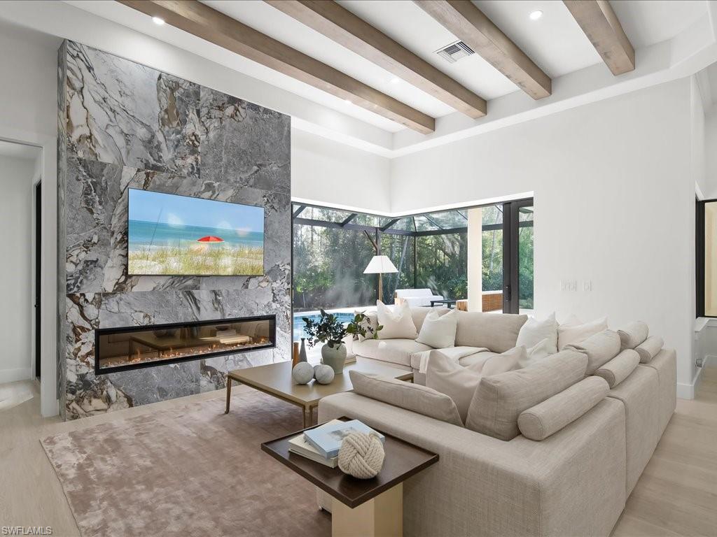 WILSHIRE LAKES - Residential