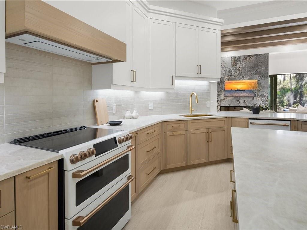 WILSHIRE LAKES - Residential