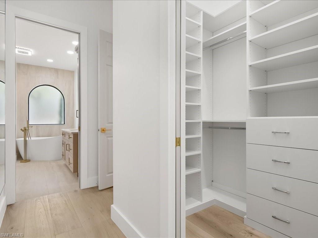 WILSHIRE LAKES - Residential