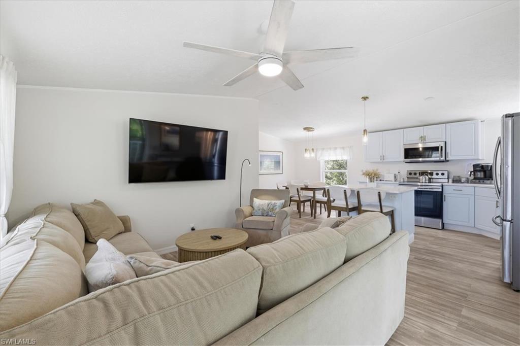 INDIAN CREEK - Residential Lease