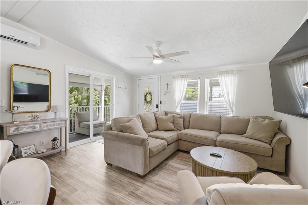 INDIAN CREEK - Residential Lease