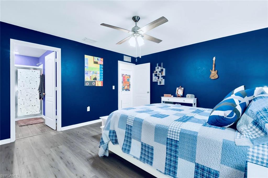 MIRROR LAKES - Residential