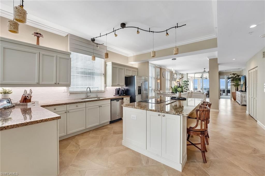 THE SHORES - Residential