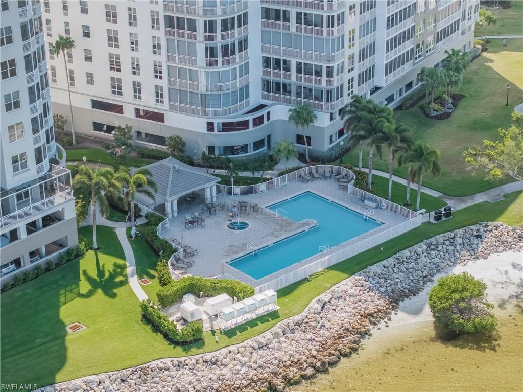 THE SHORES - Residential