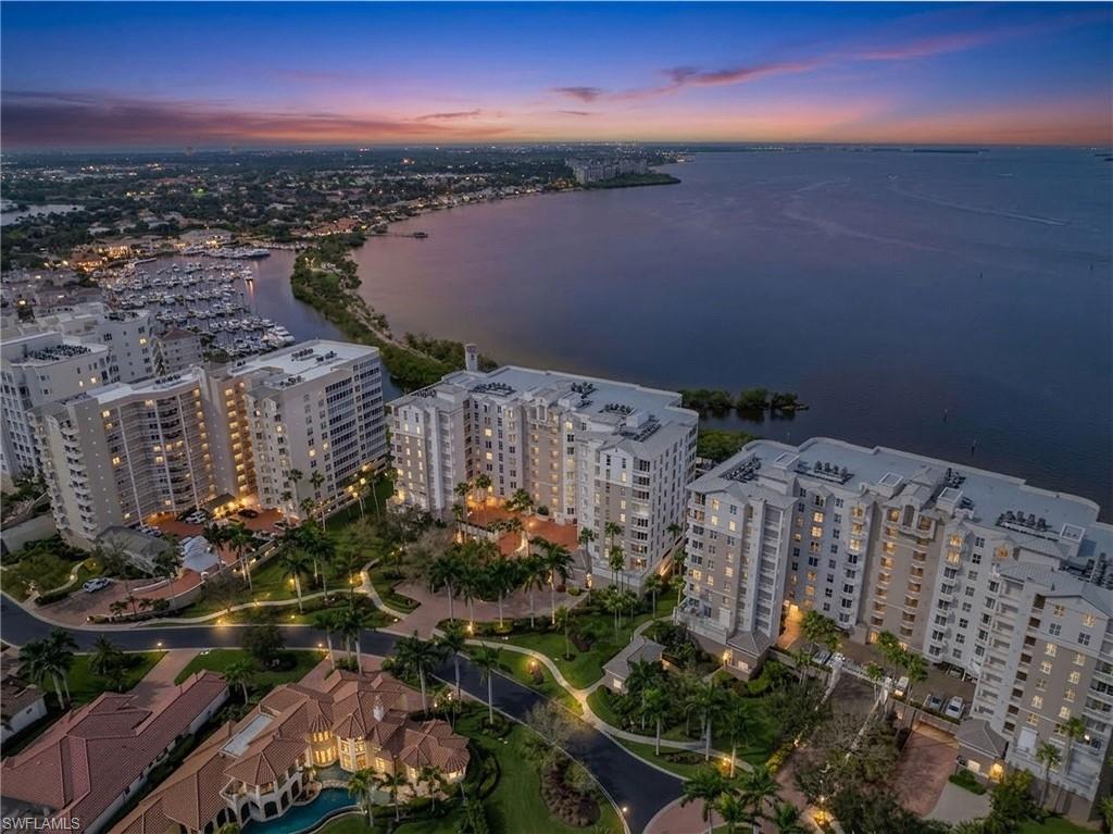 THE SHORES - Residential