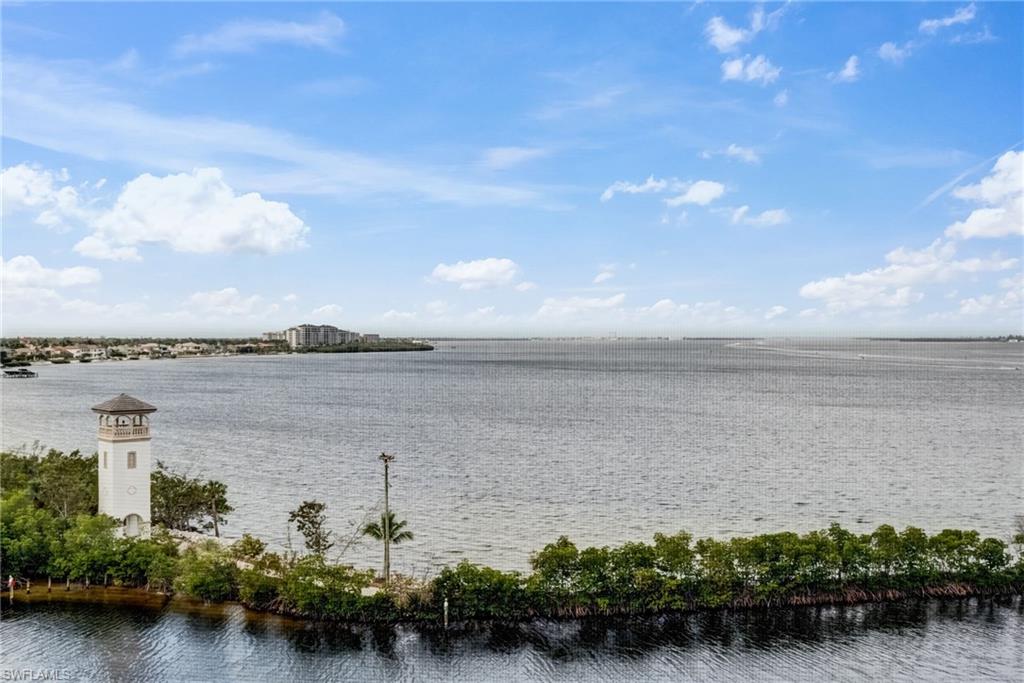 THE SHORES - Residential