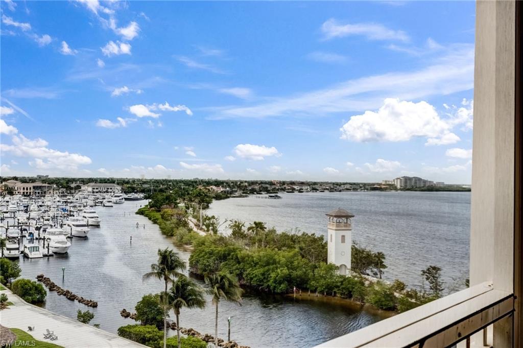 THE SHORES - Residential