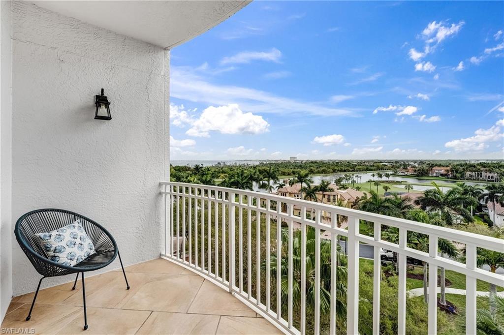 THE SHORES - Residential