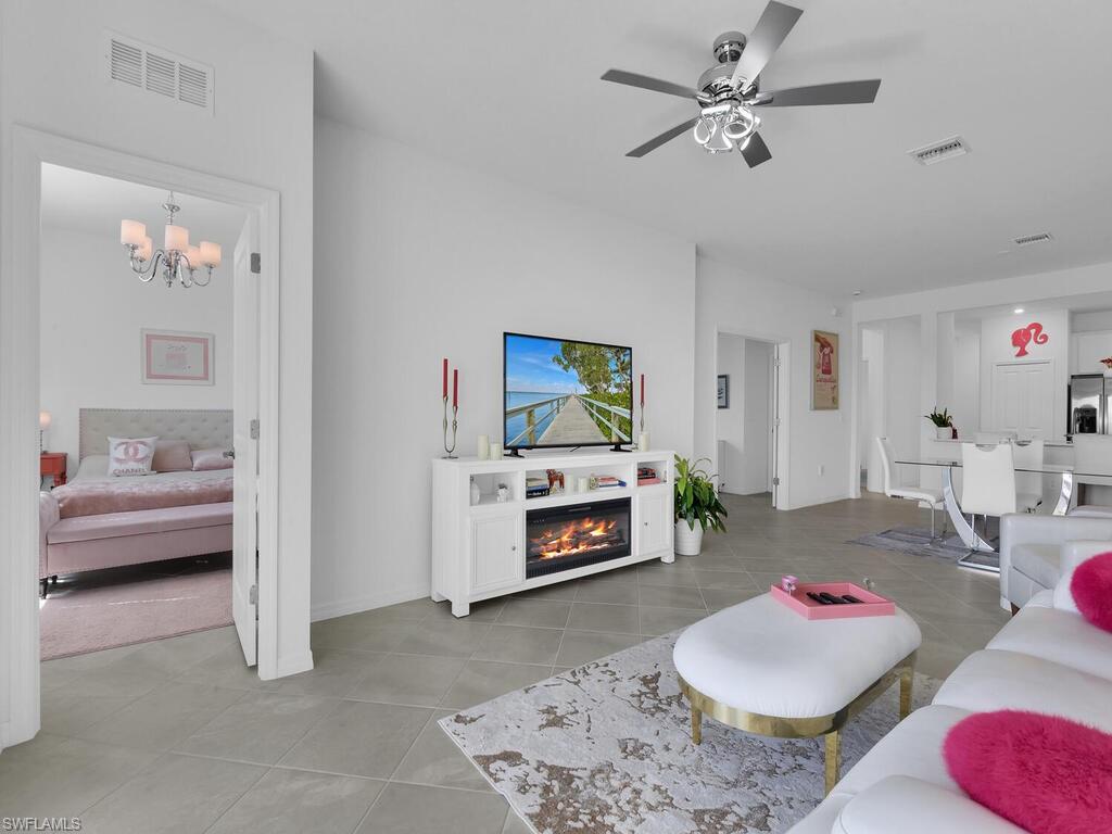 TUCKERS COVE - Residential