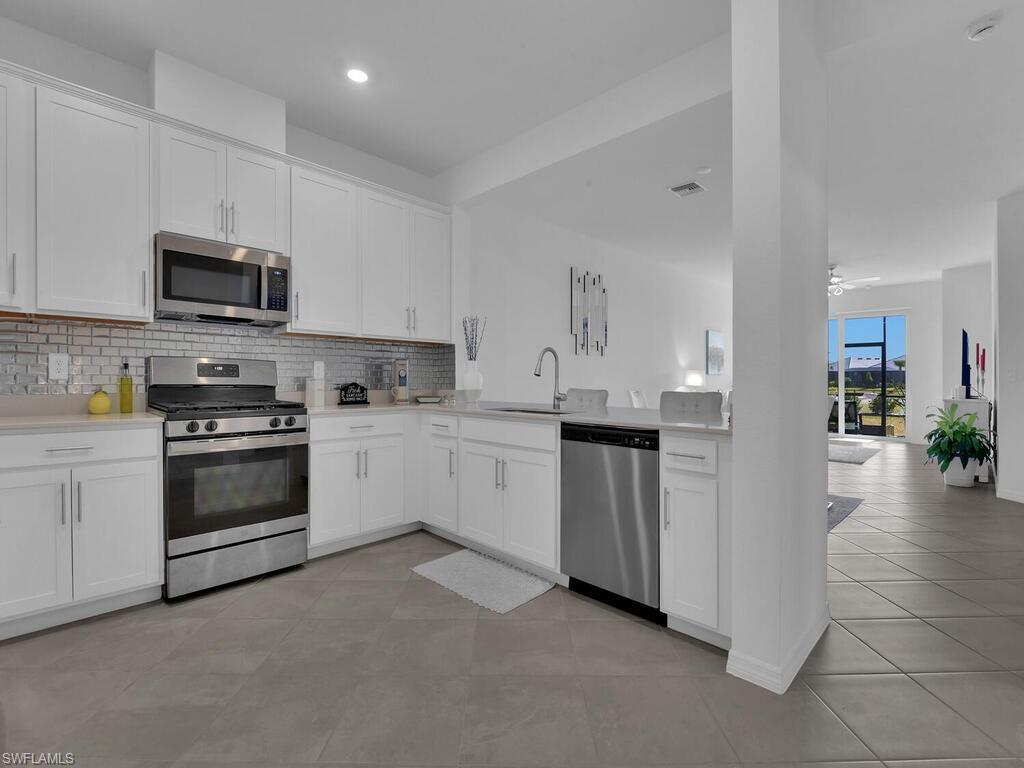 TUCKERS COVE - Residential