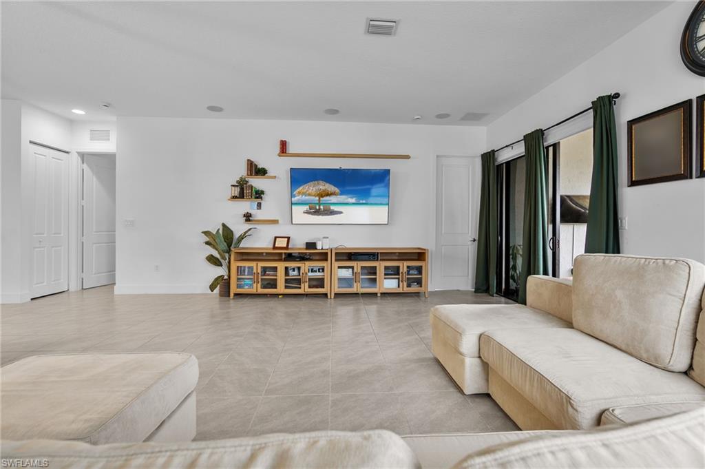 MAPLE RIDGE - Residential