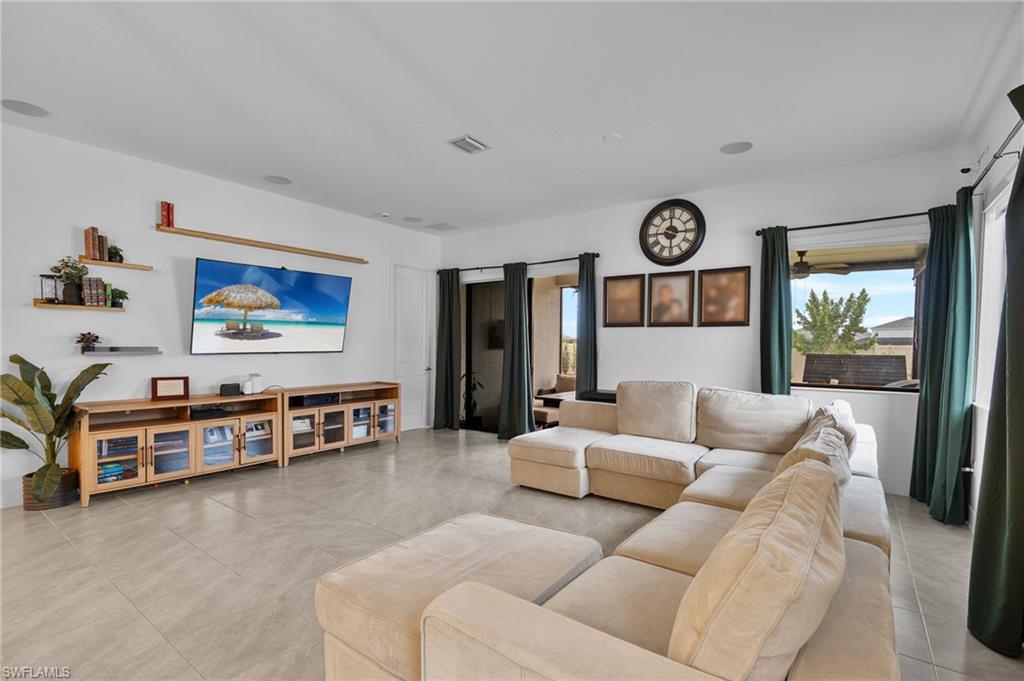 MAPLE RIDGE - Residential