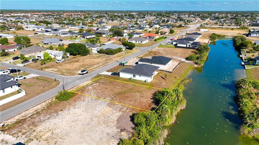 CAPE CORAL - Land