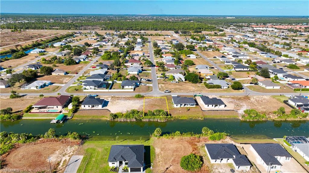 CAPE CORAL - Land
