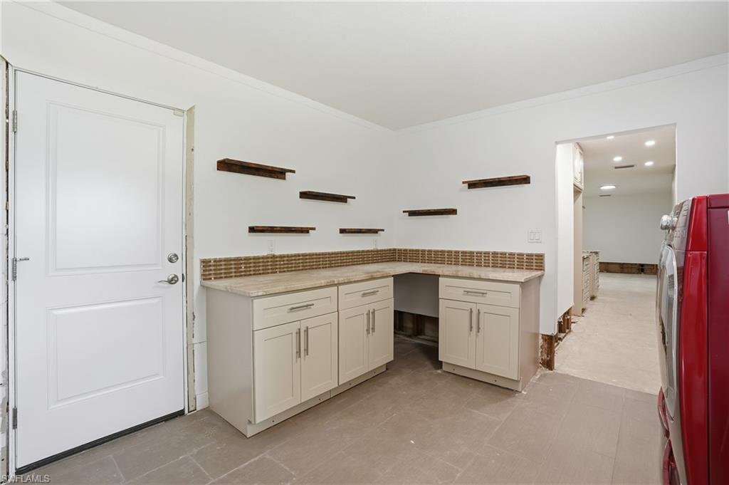 RIVER MANOR - Residential