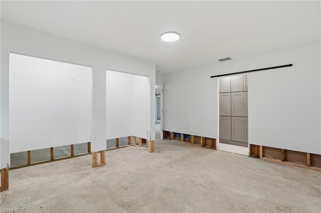 RIVER MANOR - Residential