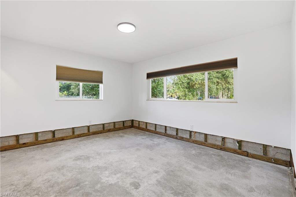 RIVER MANOR - Residential