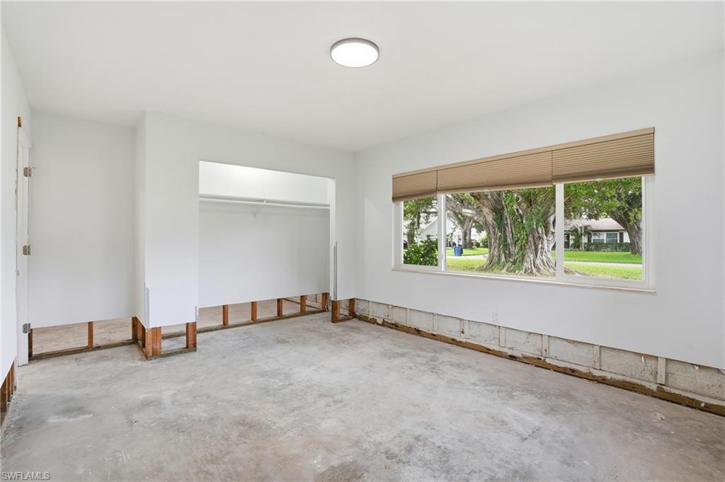 RIVER MANOR - Residential