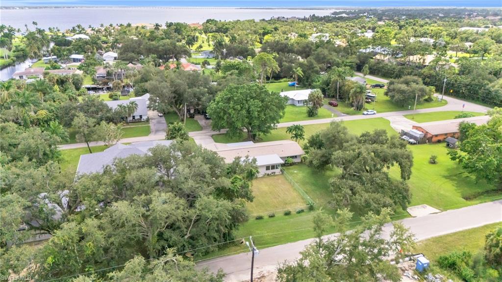 RIVER MANOR - Residential