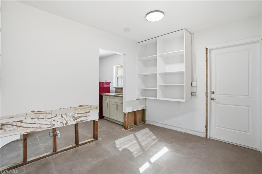 RIVER MANOR - Residential