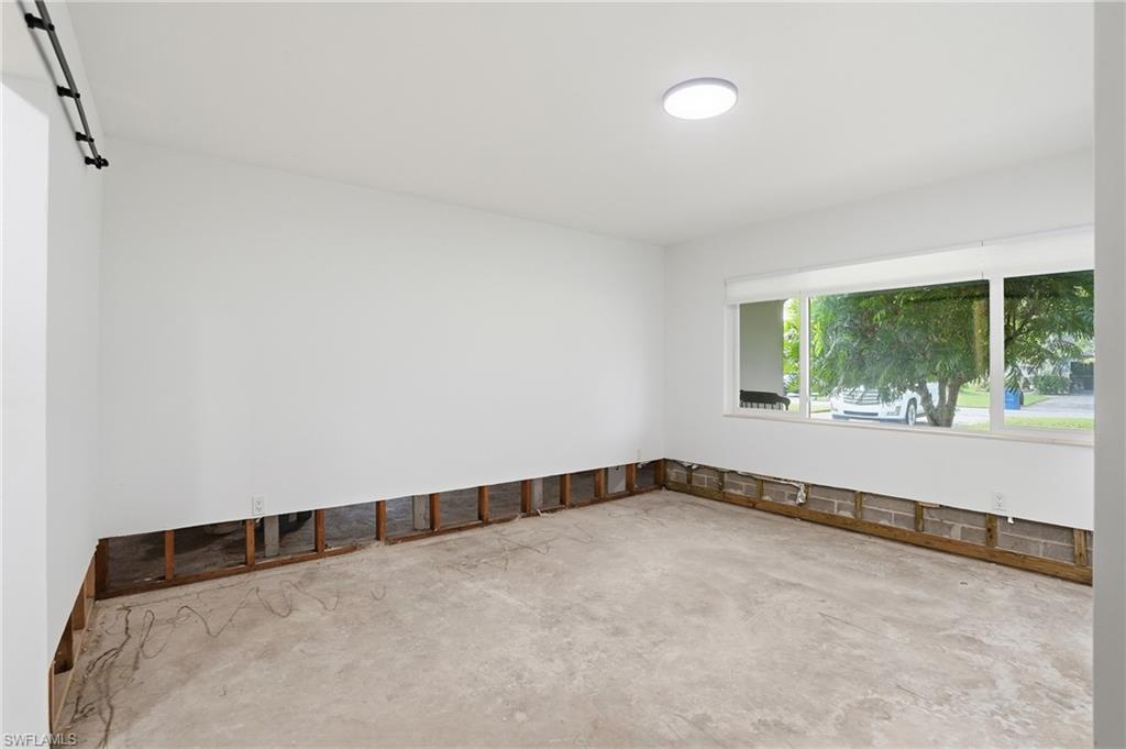 RIVER MANOR - Residential