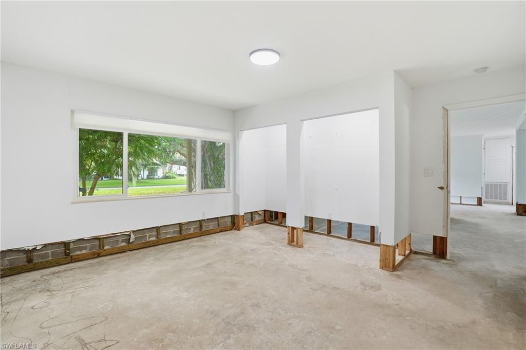 RIVER MANOR - Residential