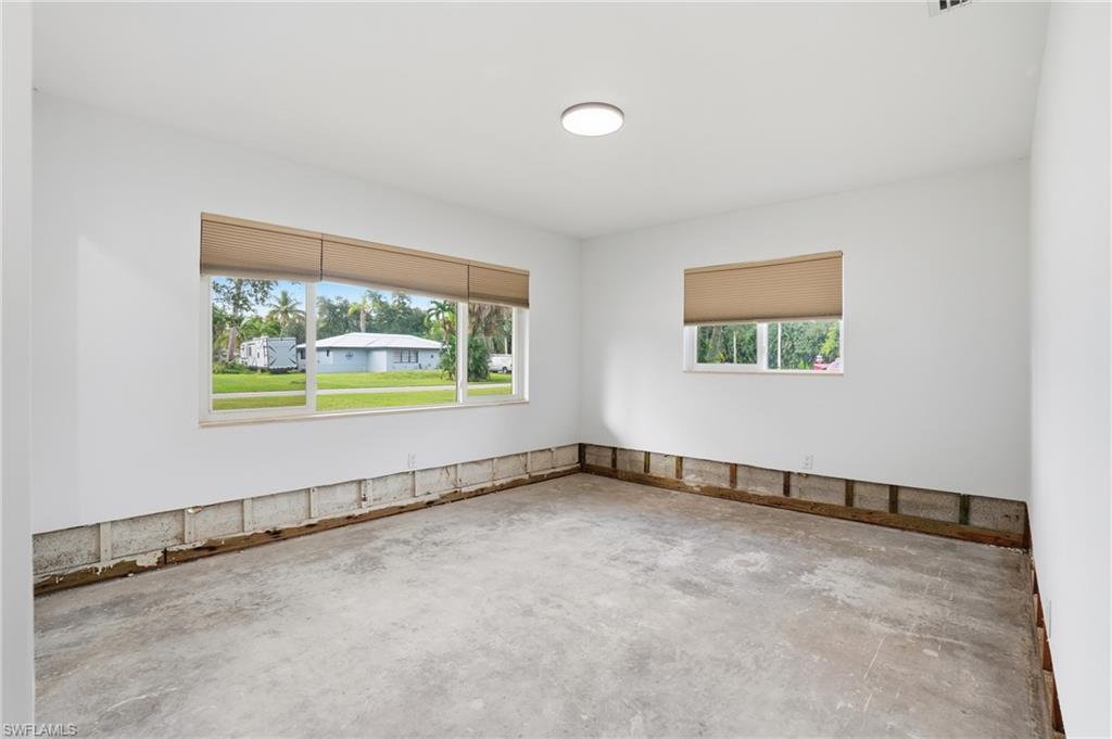 RIVER MANOR - Residential