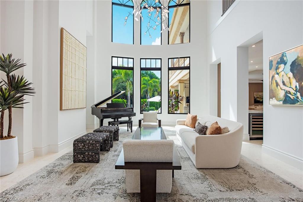 2581 ESCADA DR