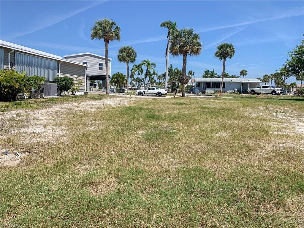 BAYSIDE ESTATES - Land