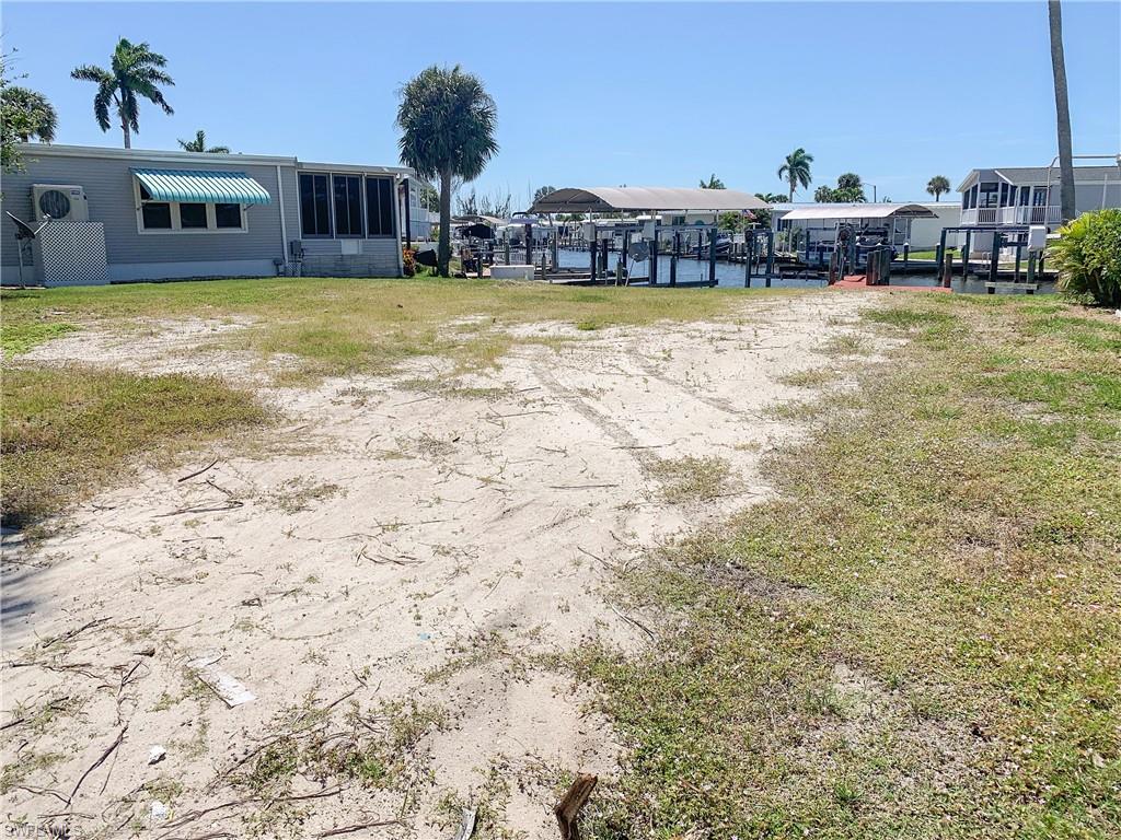 BAYSIDE ESTATES - Land