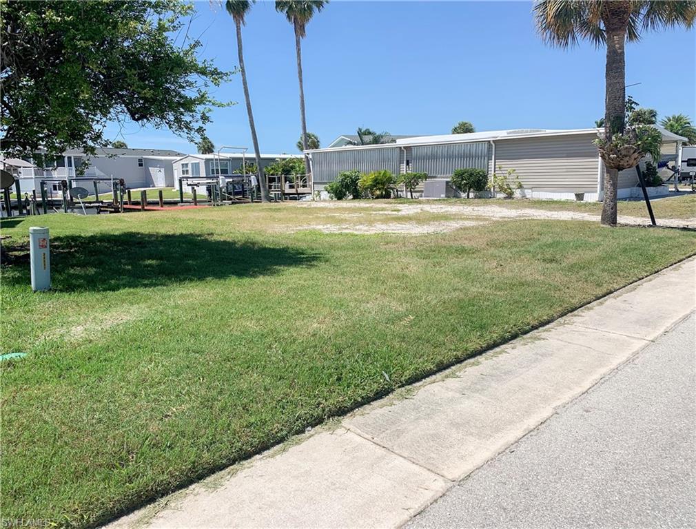 BAYSIDE ESTATES - Land