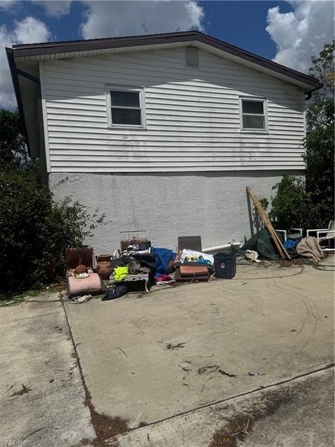 2727 48th ST SW LEHIGH ACRES FL 33976