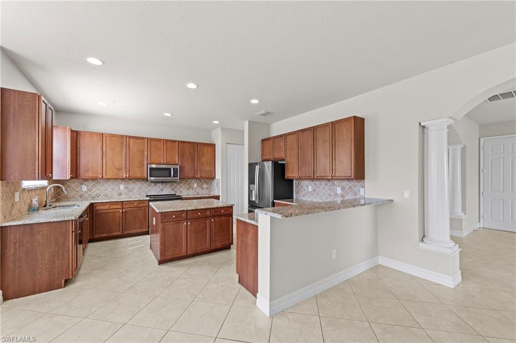 BOTANICA LAKES - Residential